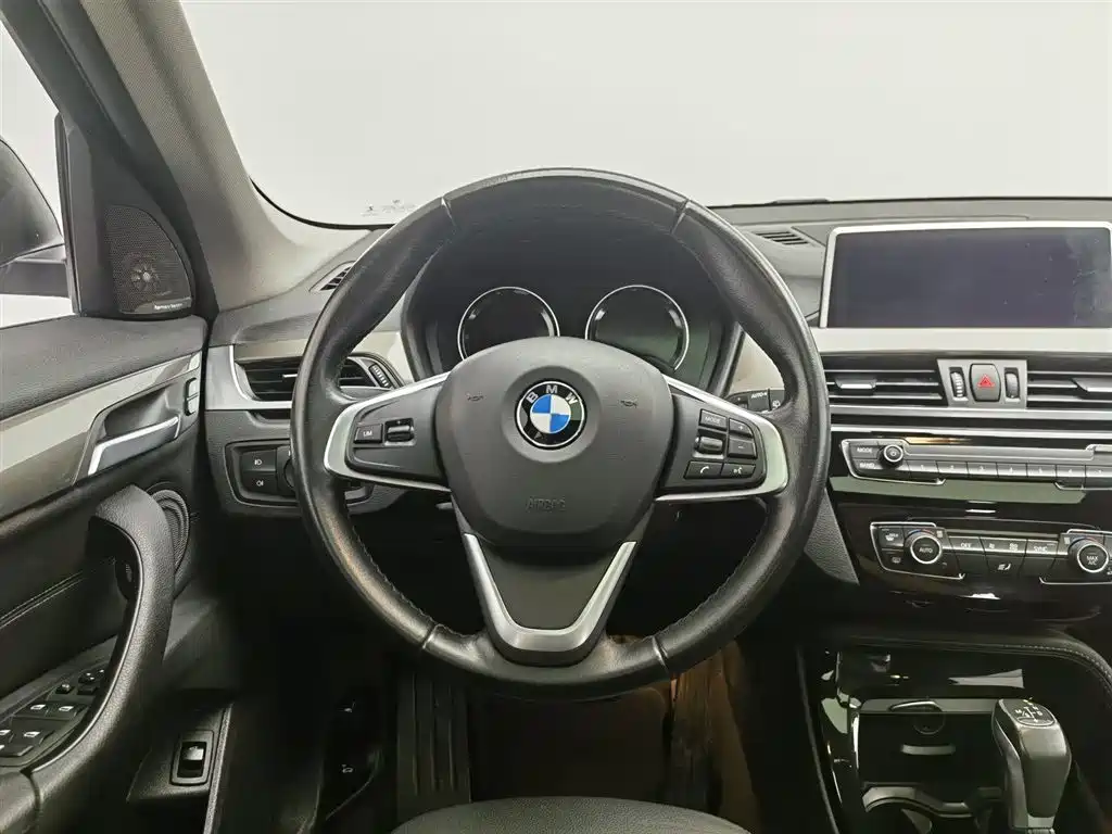 BMW X1 2019 xDrive20Li Premium Model фото 11