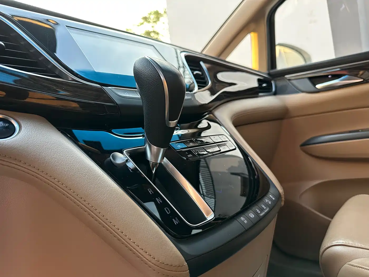 Buick GL8 2017 ES 28T Luxury China V фото 16