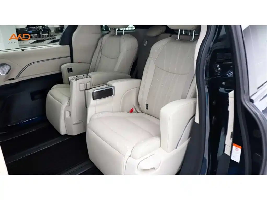 Toyota Granvia 2024 2.5L Hybrid Flagship ULTRA фото 7