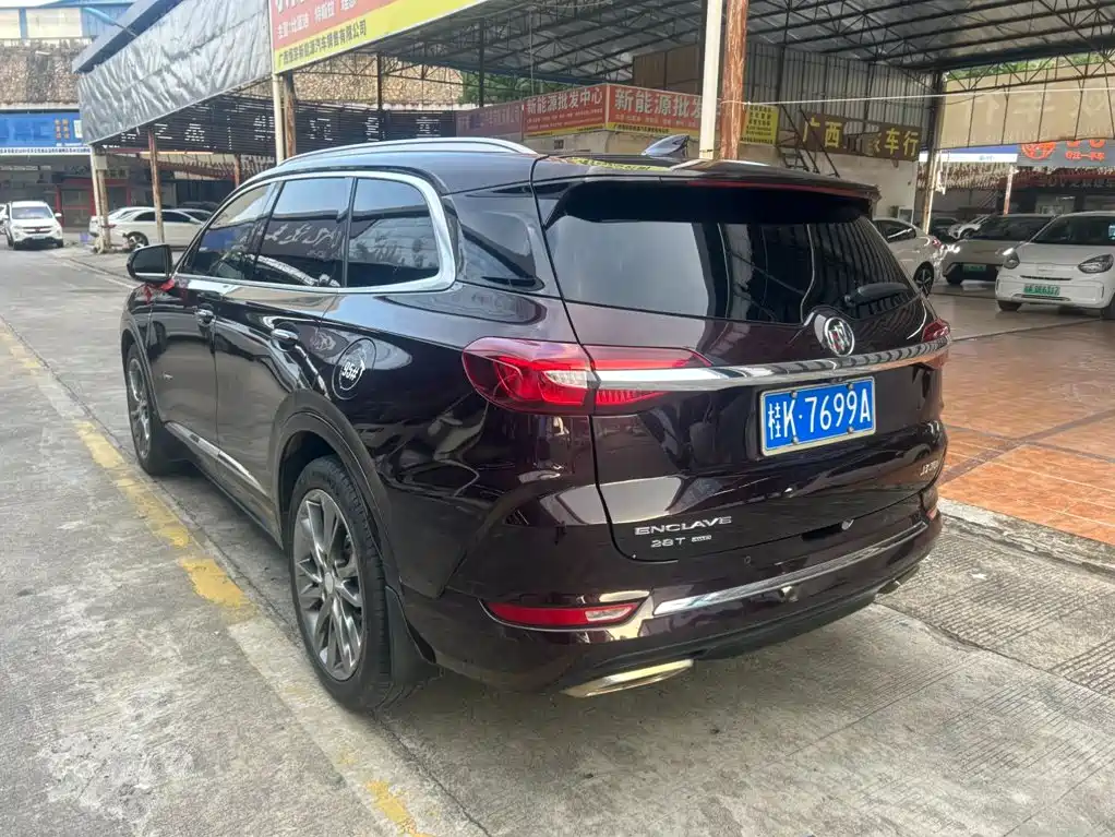 Photo 5 - Buick Enclave
