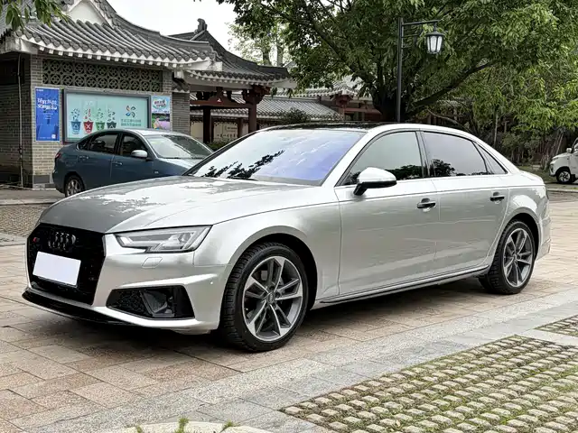 AUDI A4L