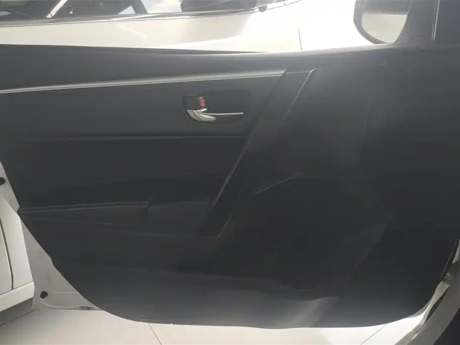 Toyota Corolla 2018 1.2T S-CVT GL Smart Edition фото 7