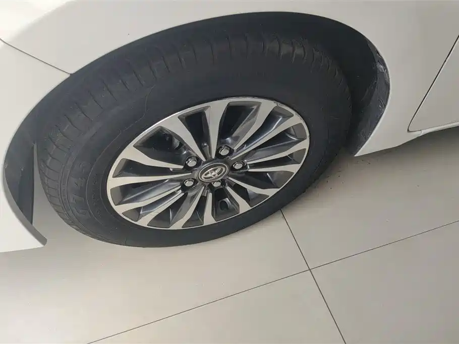 Toyota Corolla 2018 1.2T S-CVT GL Smart Edition фото 6