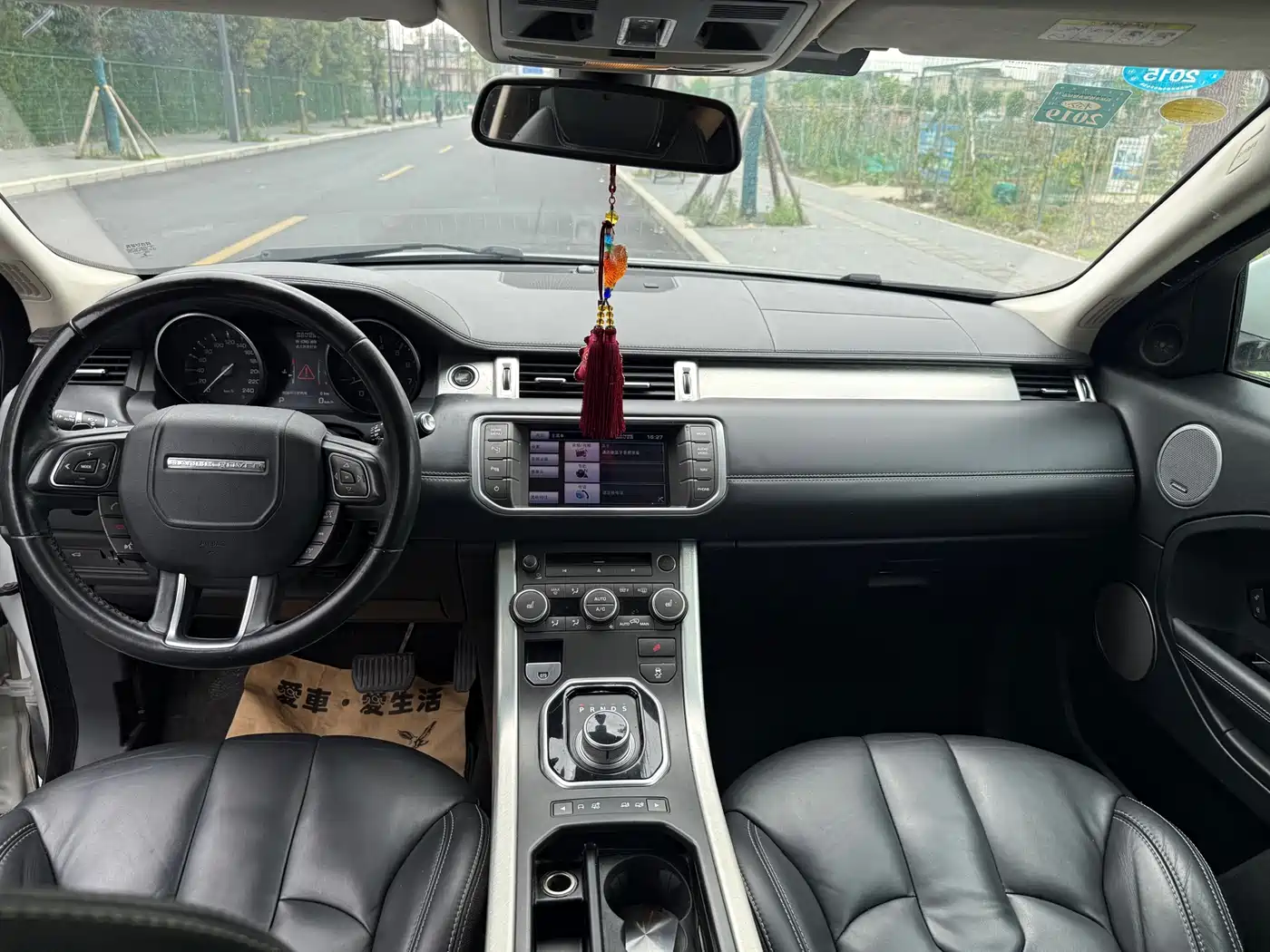 Land Rover Range Rover Evoque (Import) 2013 2.0T 3-Door Glamour Edition фото 10