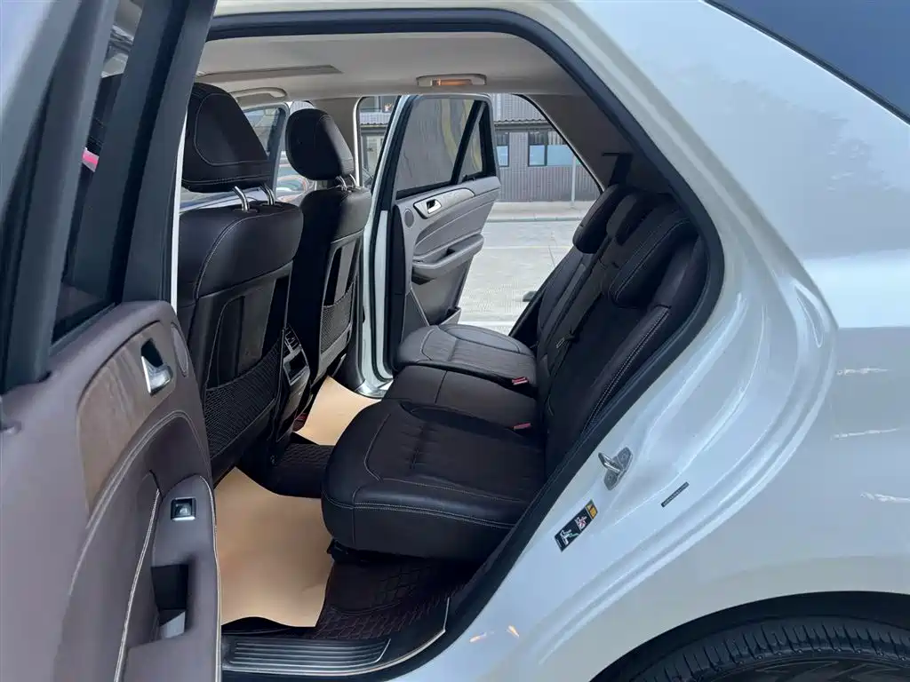 Mercedes-Benz GLE 2016 GLE 400 4MATIC фото 9