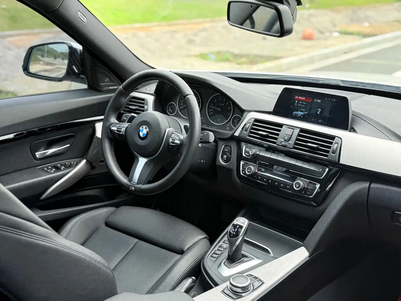 BMW 3 Series GT 2018 320i M Sport фото 7
