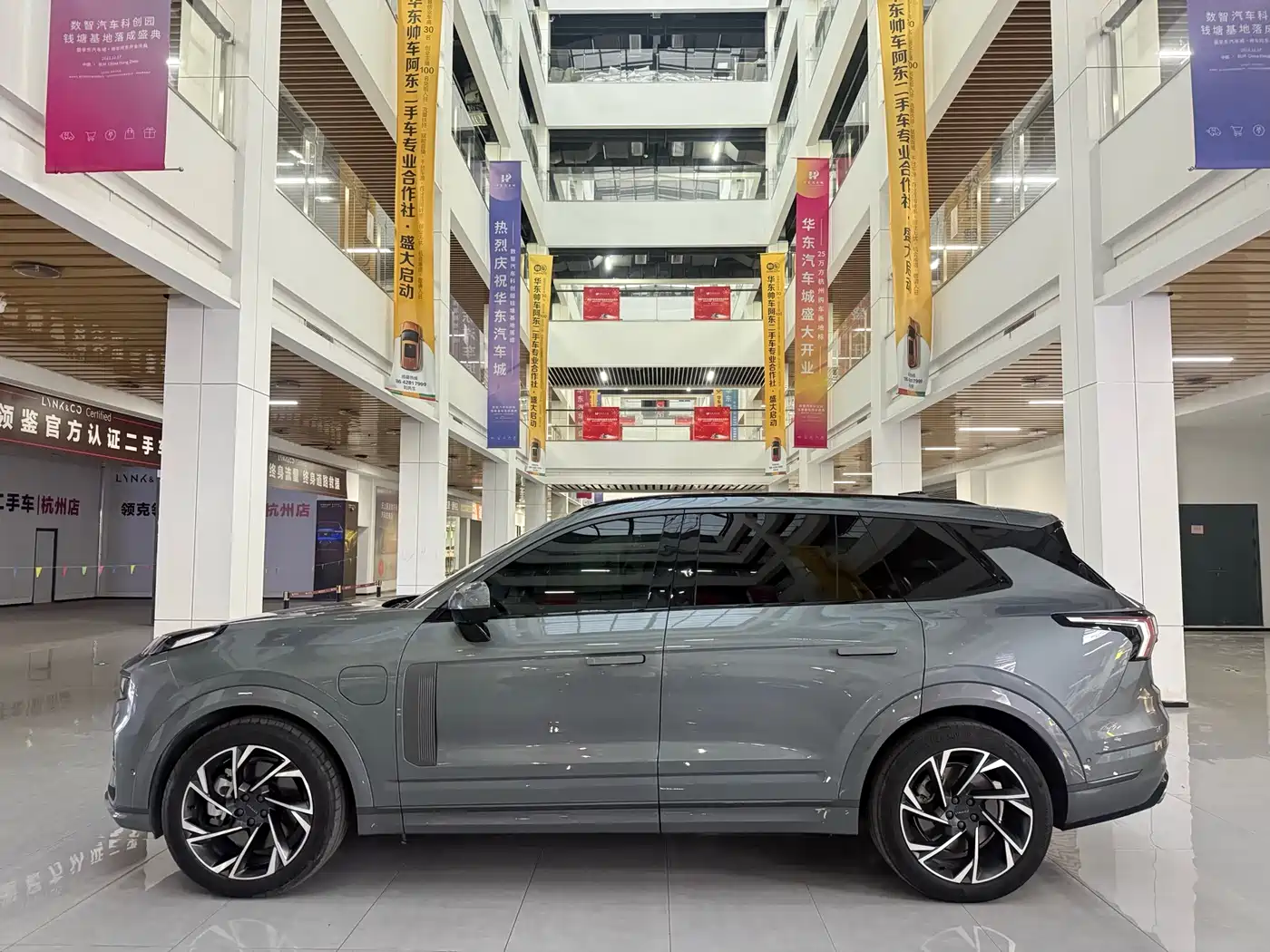 Lynk & Co 09 EM-P 2021 2.0T PHEV Halo 6-seater фото 18