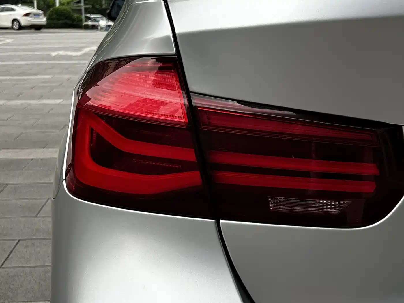 BMW 3 Series 2018 320Li M Sport Black Night Edition фото 25
