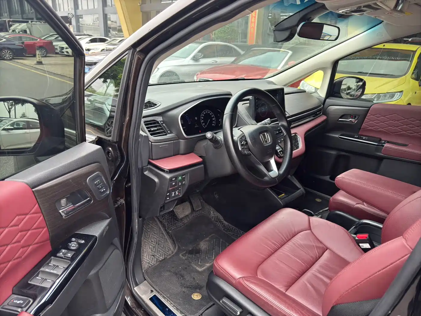 Фото 6 - Honda Elysion