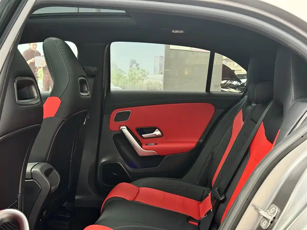 Mercedes-Benz A-Class AMG (Import) 2025 AMG A 35 4MATIC фото 10