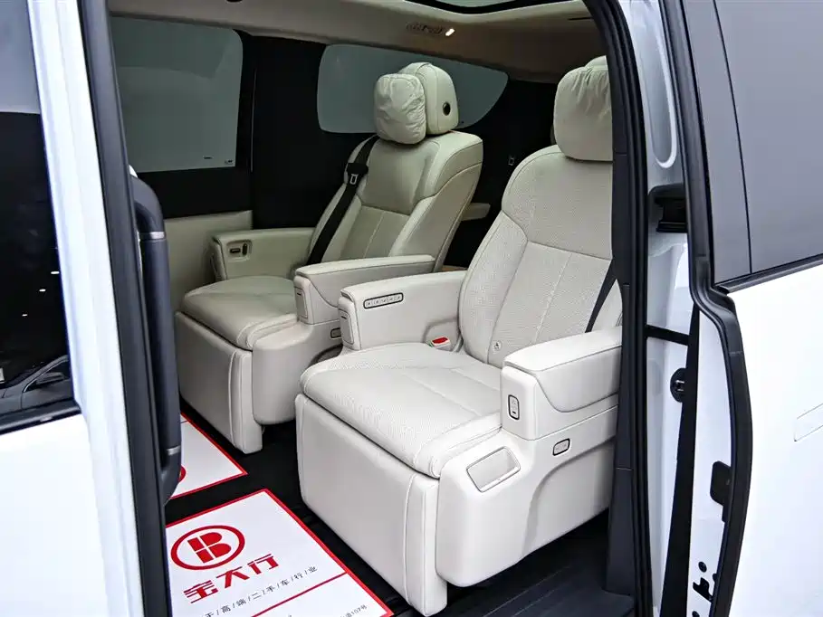 Li Auto MEGA 2025 2025 Model Home Family Special Edition