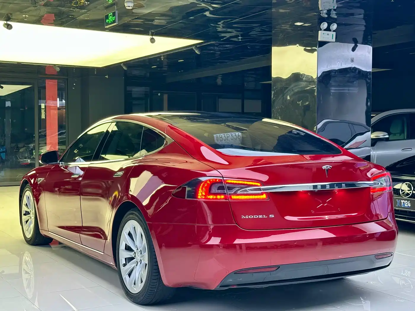 TESLA MODEL S