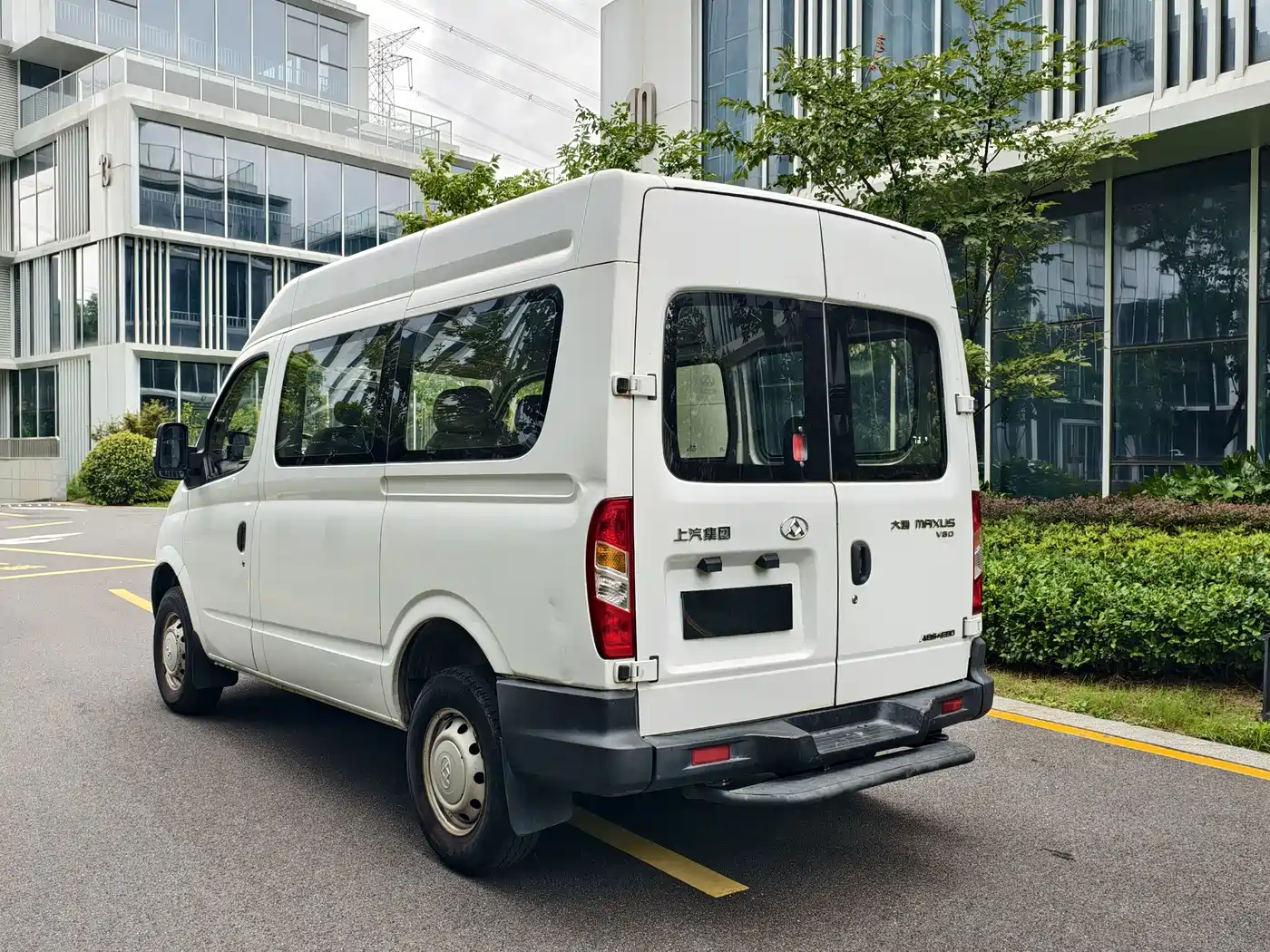 SAIC Maxus Xintu V80 2017 2017 2.5T 5-speed manual Aoyun Tong China V short wheelbase medium roof 5/6/10 seats