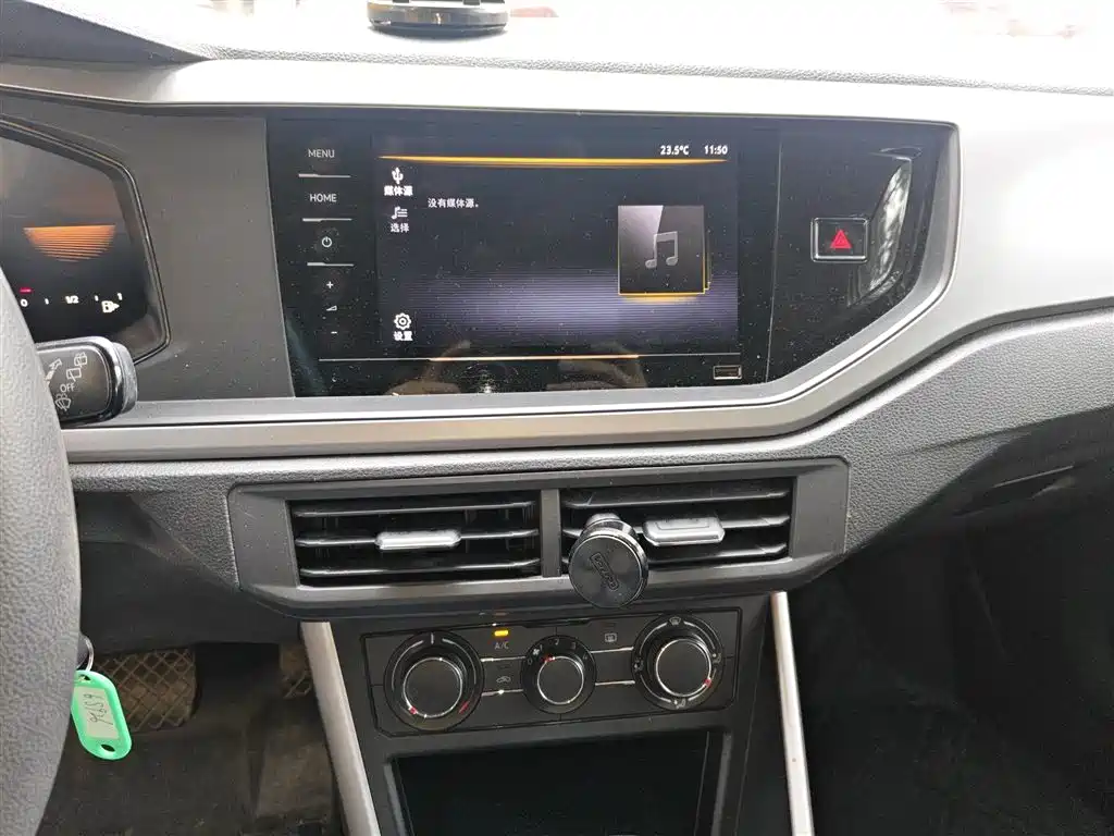 Volkswagen Polo 2023 Facelift Plus 1.5L Auto Joyful Living Edition фото 13
