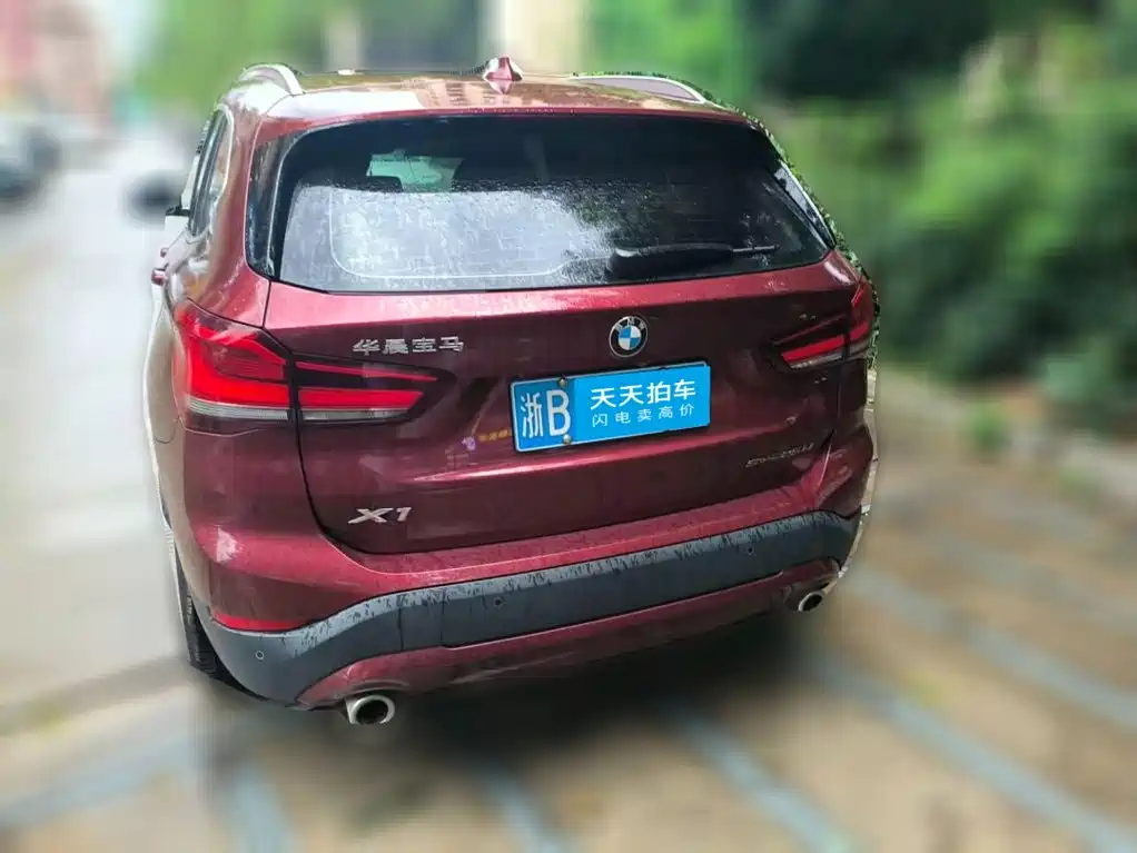 Фото 2 - BMW X1