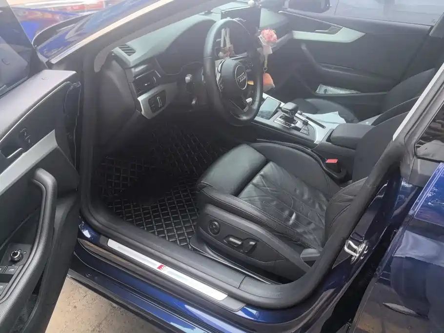 Photo 9 - Audi A5 (Import)