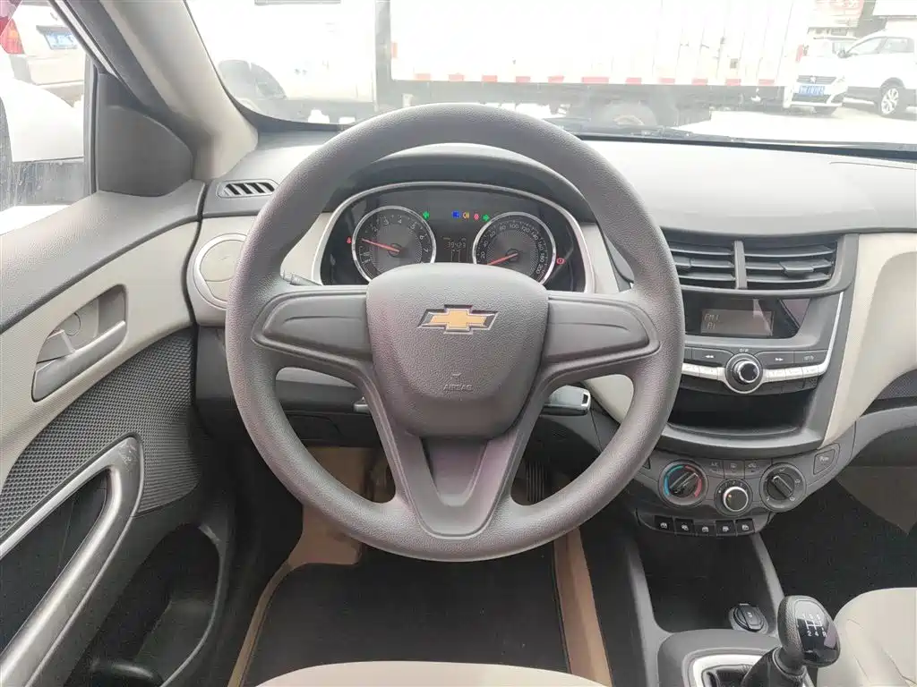 Chevrolet Sail 2015 Sail 3 1.5L Manual Ideal Sunroof Edition фото 11