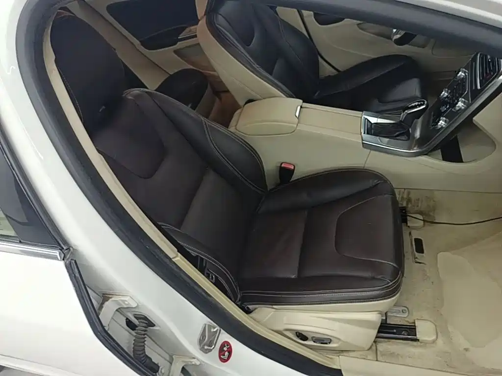 Фото 25 - Volvo S60