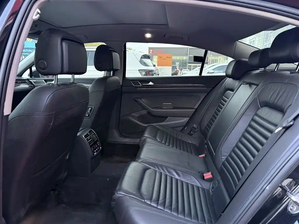 Volkswagen Magotan 2019 330TSI DSG Luxury China V фото 5