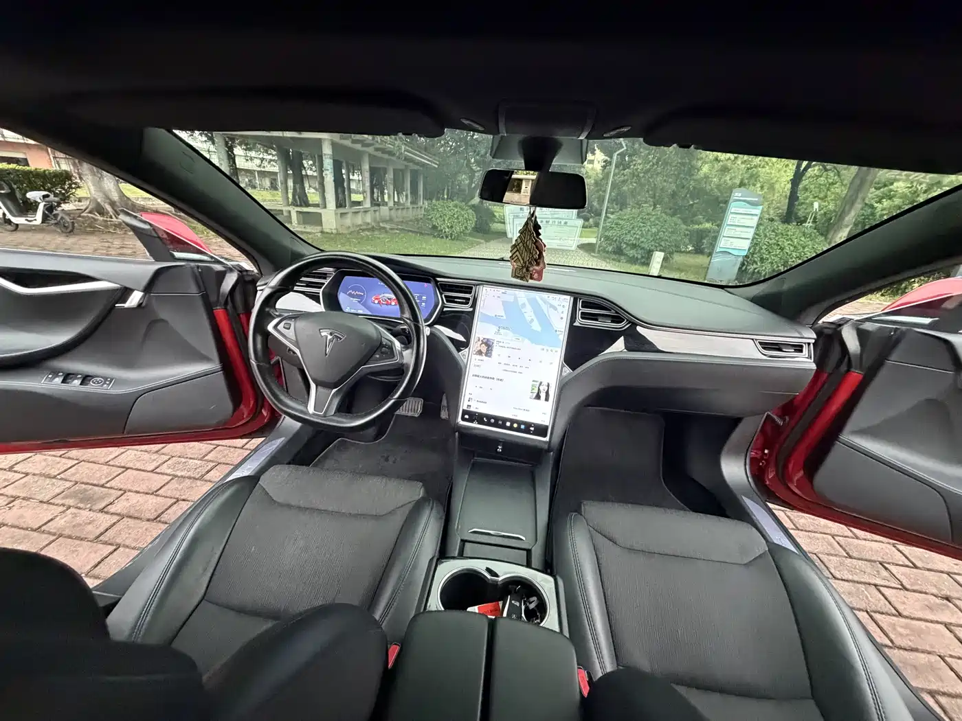 TESLA MODEL S