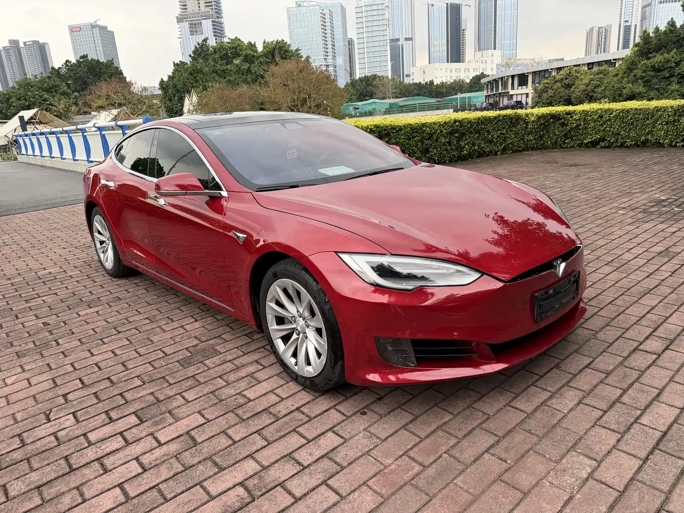 TESLA MODEL S