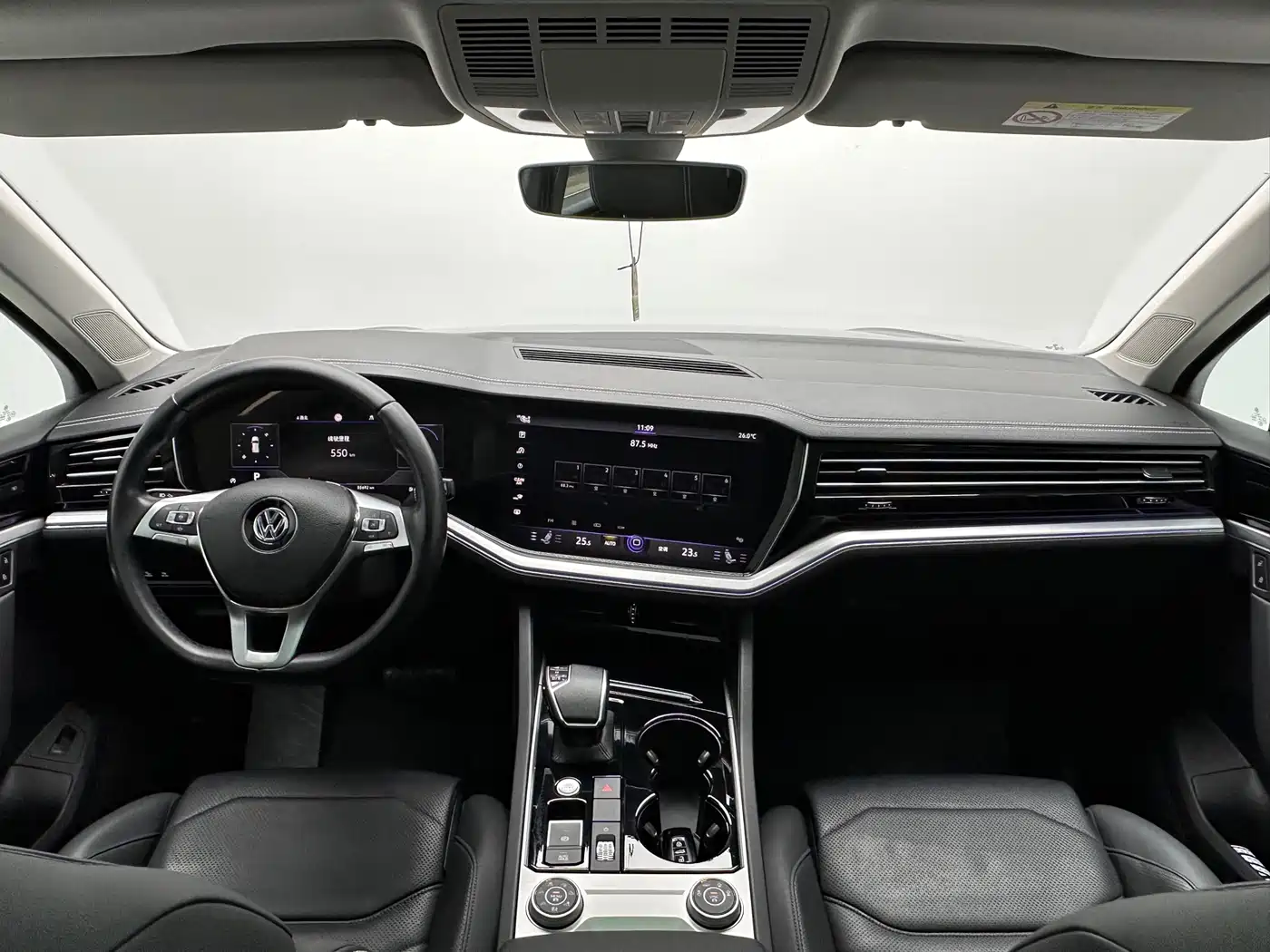 Volkswagen Touareg 2019 3.0TSI Sharp Edge Edition China VI фото 9