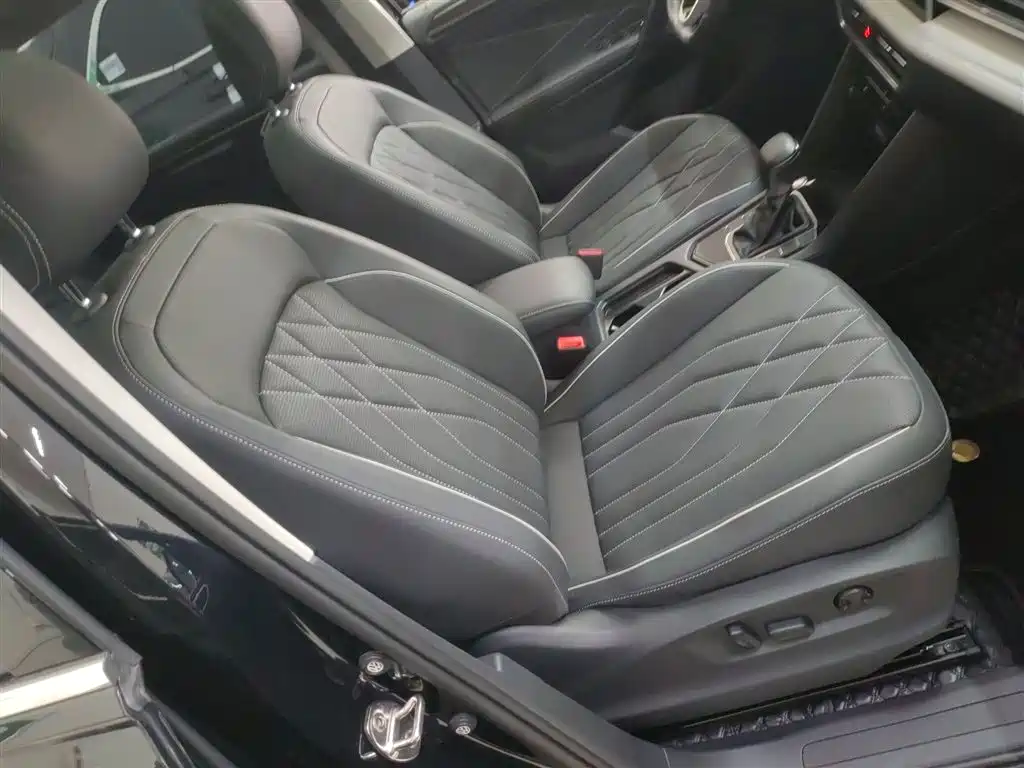 Volkswagen Tiguan L 2022 330TSI Automatic 2WD Smart Edition фото 20