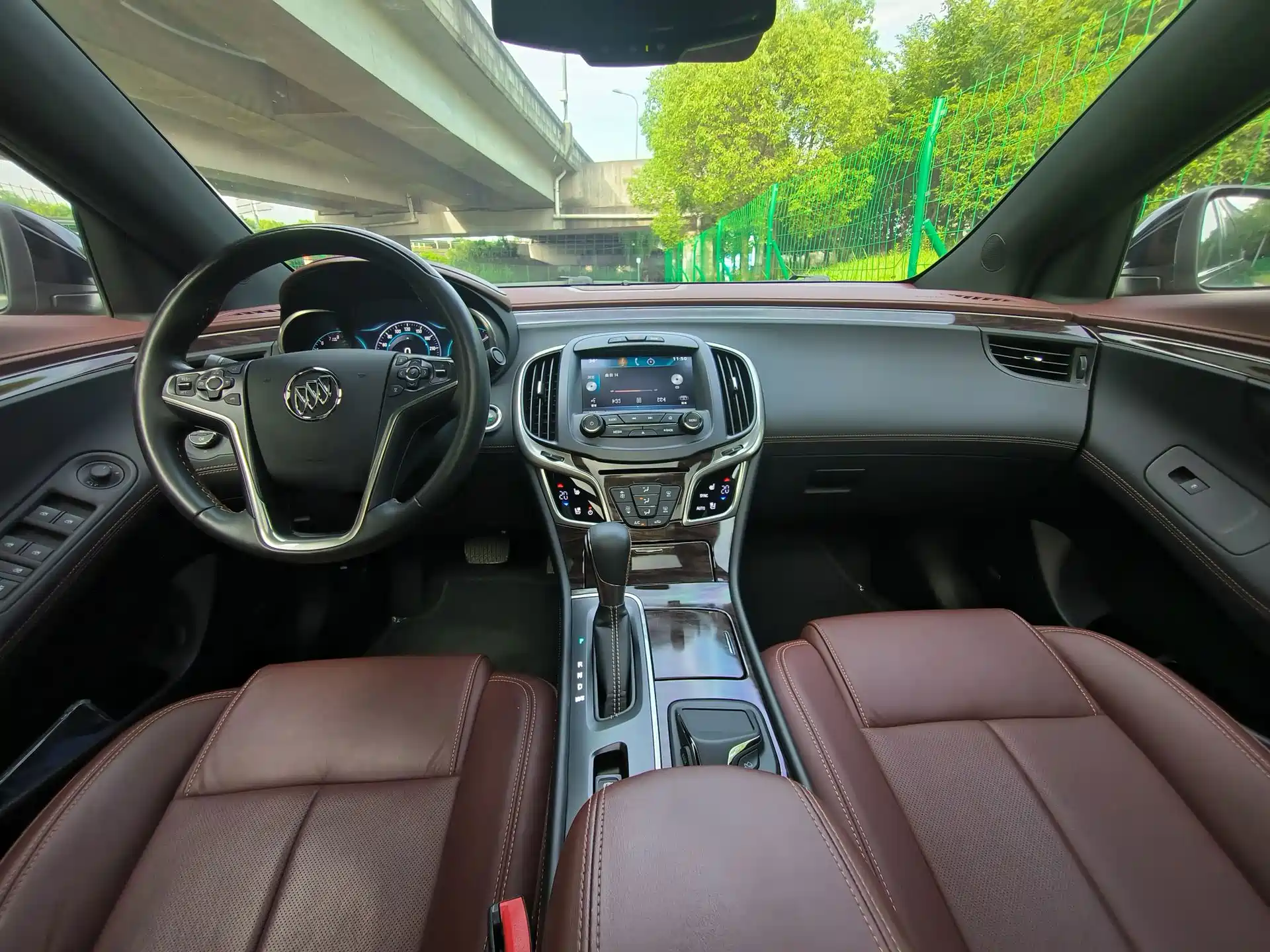 Photo 5 - Buick LaCrosse