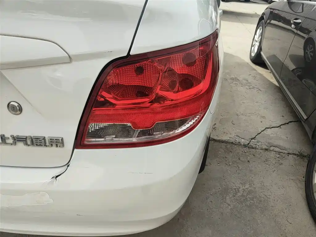 Chevrolet Sail 2015 Sail 3 1.5L Manual Ideal Sunroof Edition фото 8