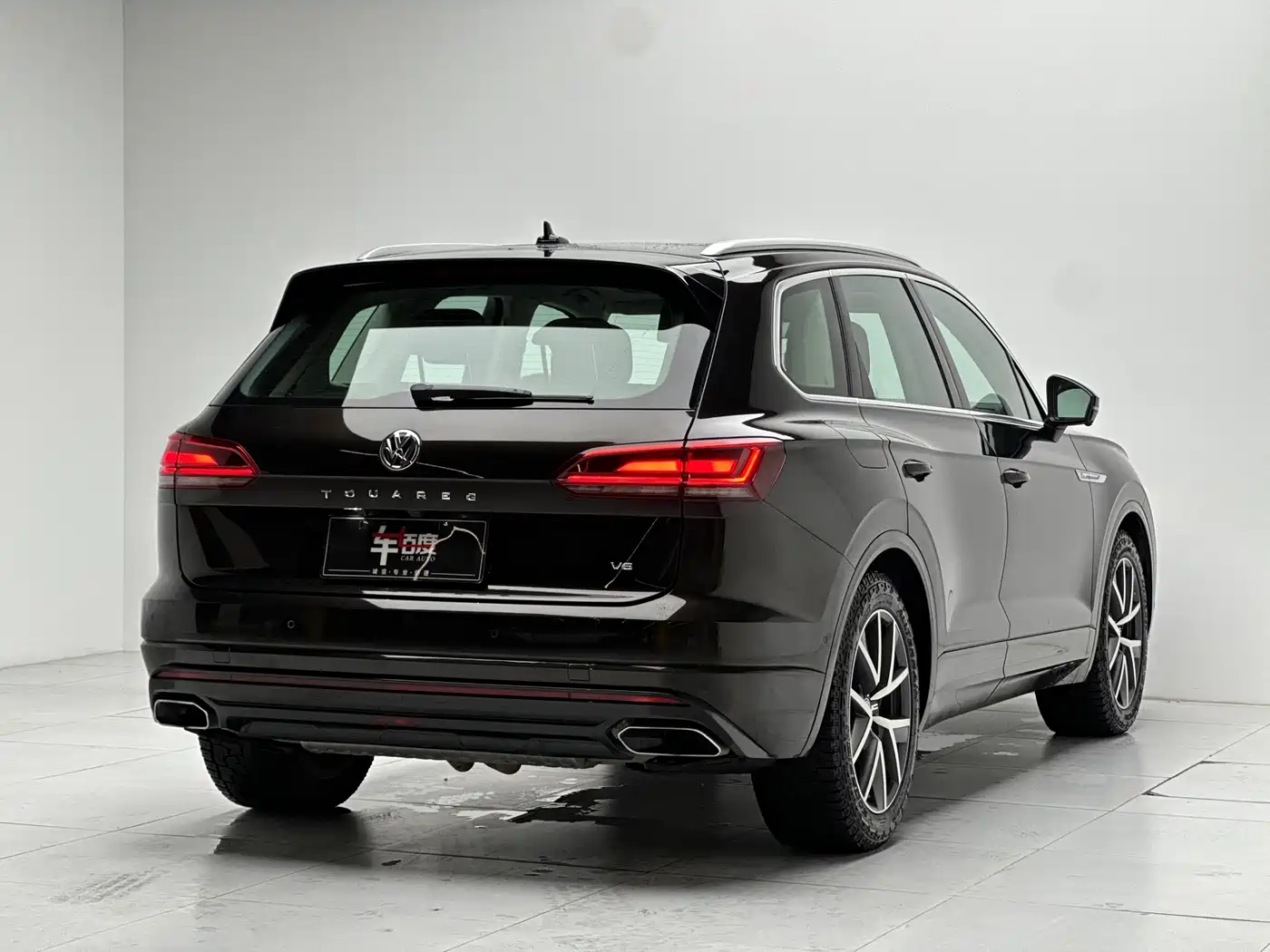 Volkswagen Touareg 2019 3.0TSI Sharp Edge Edition China VI фото 4