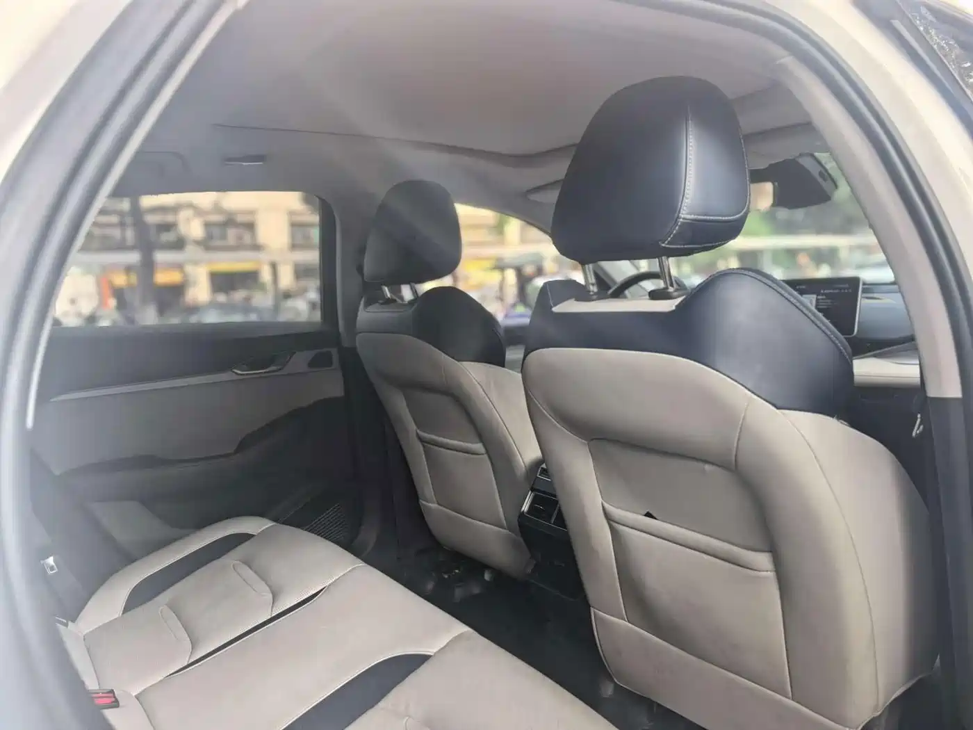 Фото 6 - Geely Preface