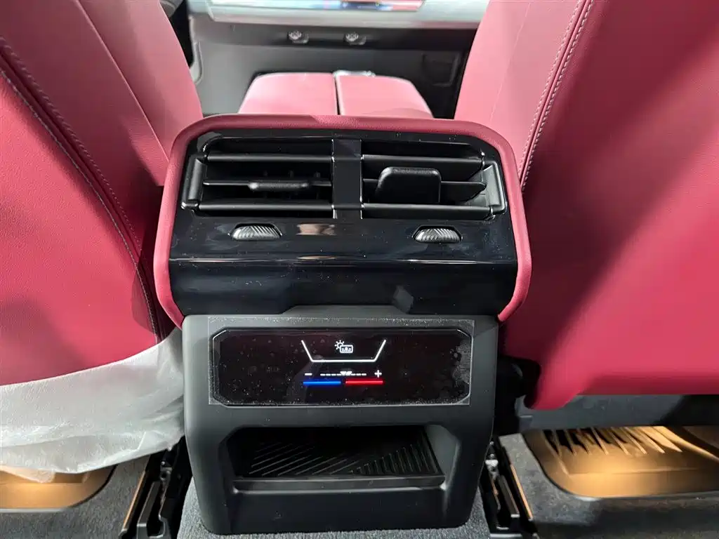 BMW 5 Series 2025 530Li Leading M Sport Package фото 21