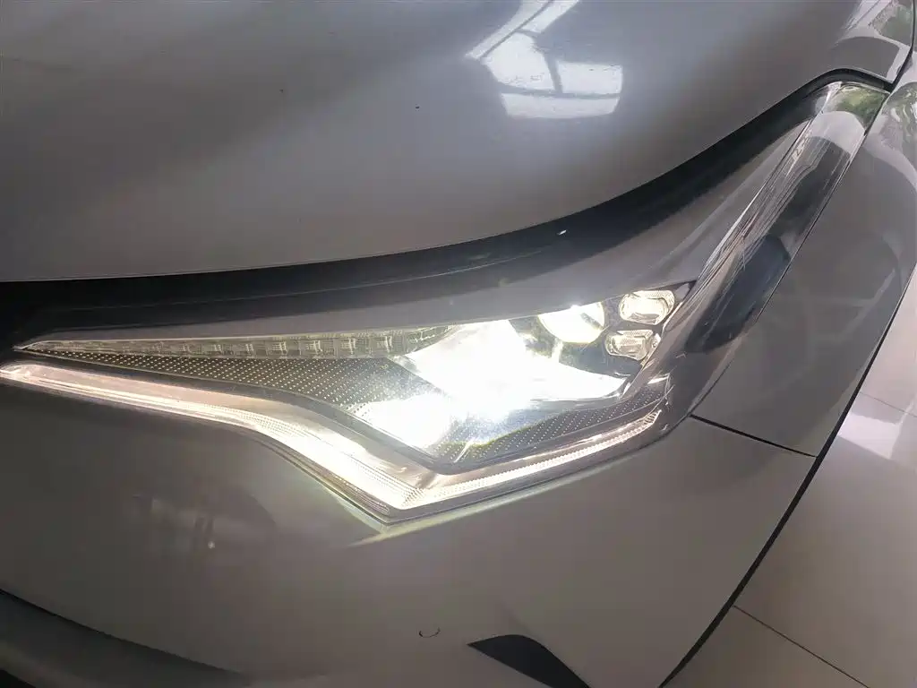 Toyota C-HR 2018 Model 2.0L Flagship Sunroof Version China V фото 18