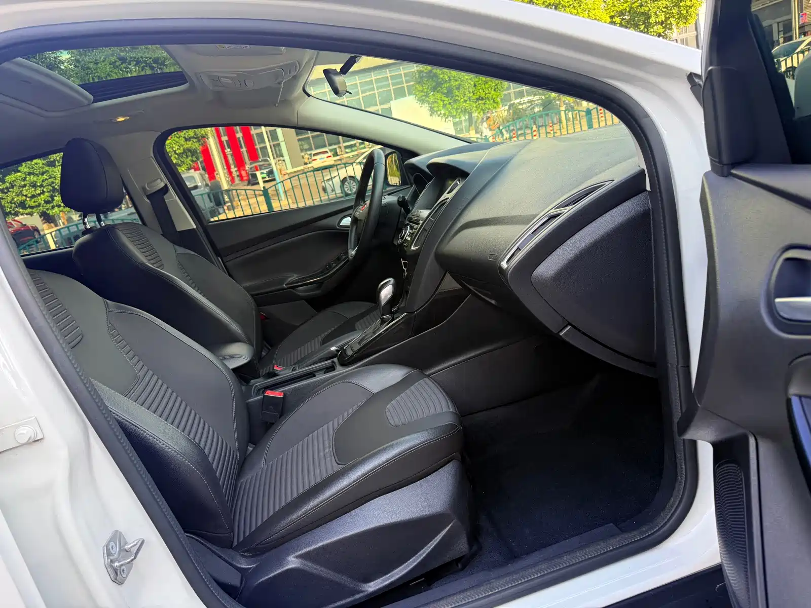 Фото 8 - Ford Focus