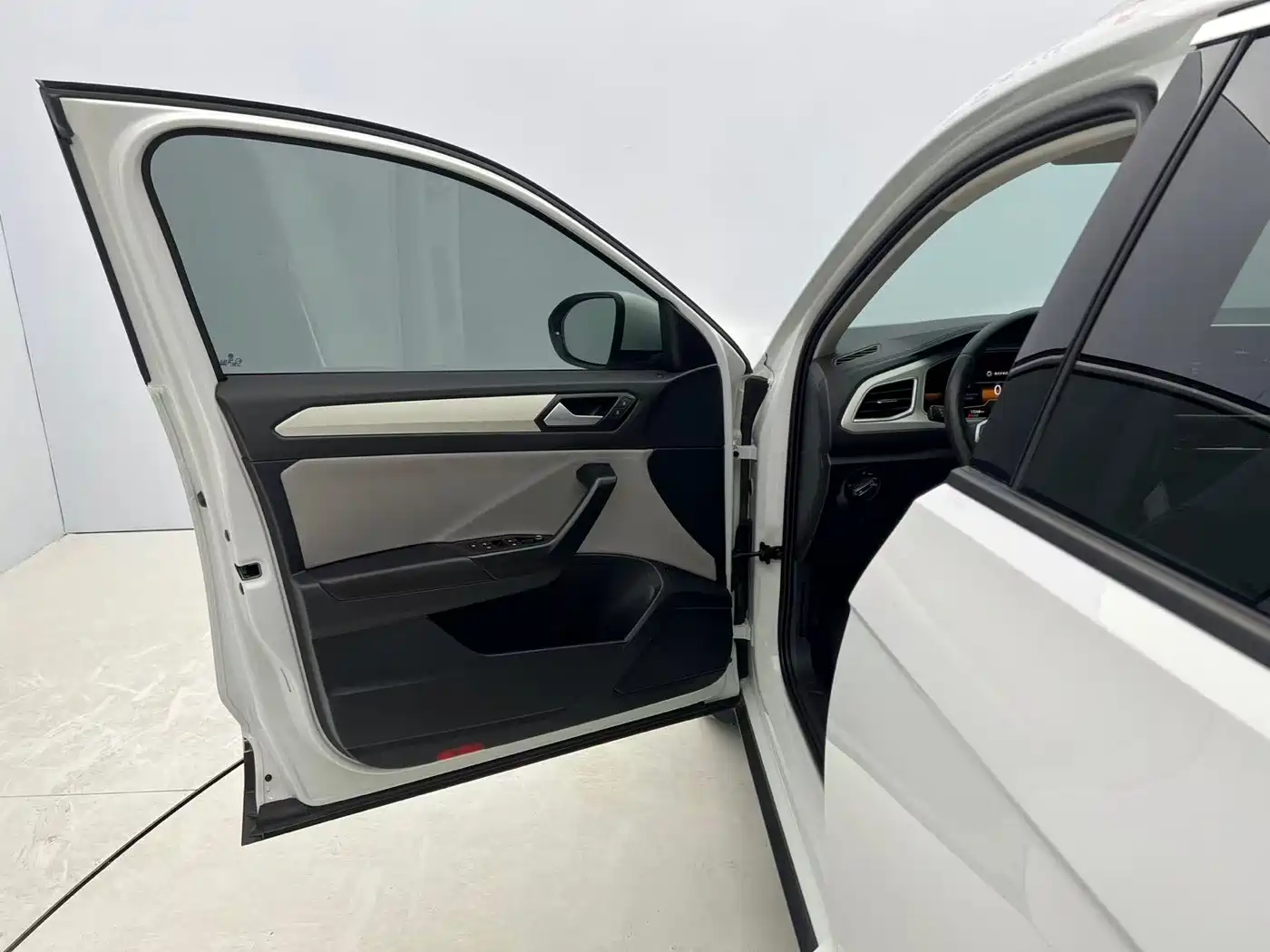 Volkswagen T-ROC 2023 280TSI DSG 2WD Time Edition фото 20