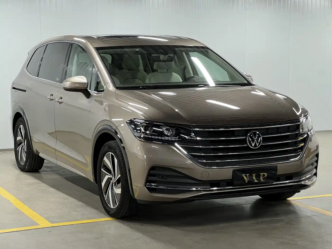Volkswagen Viloran 2023 Facelift 380TSI Prestige Edition фото 3