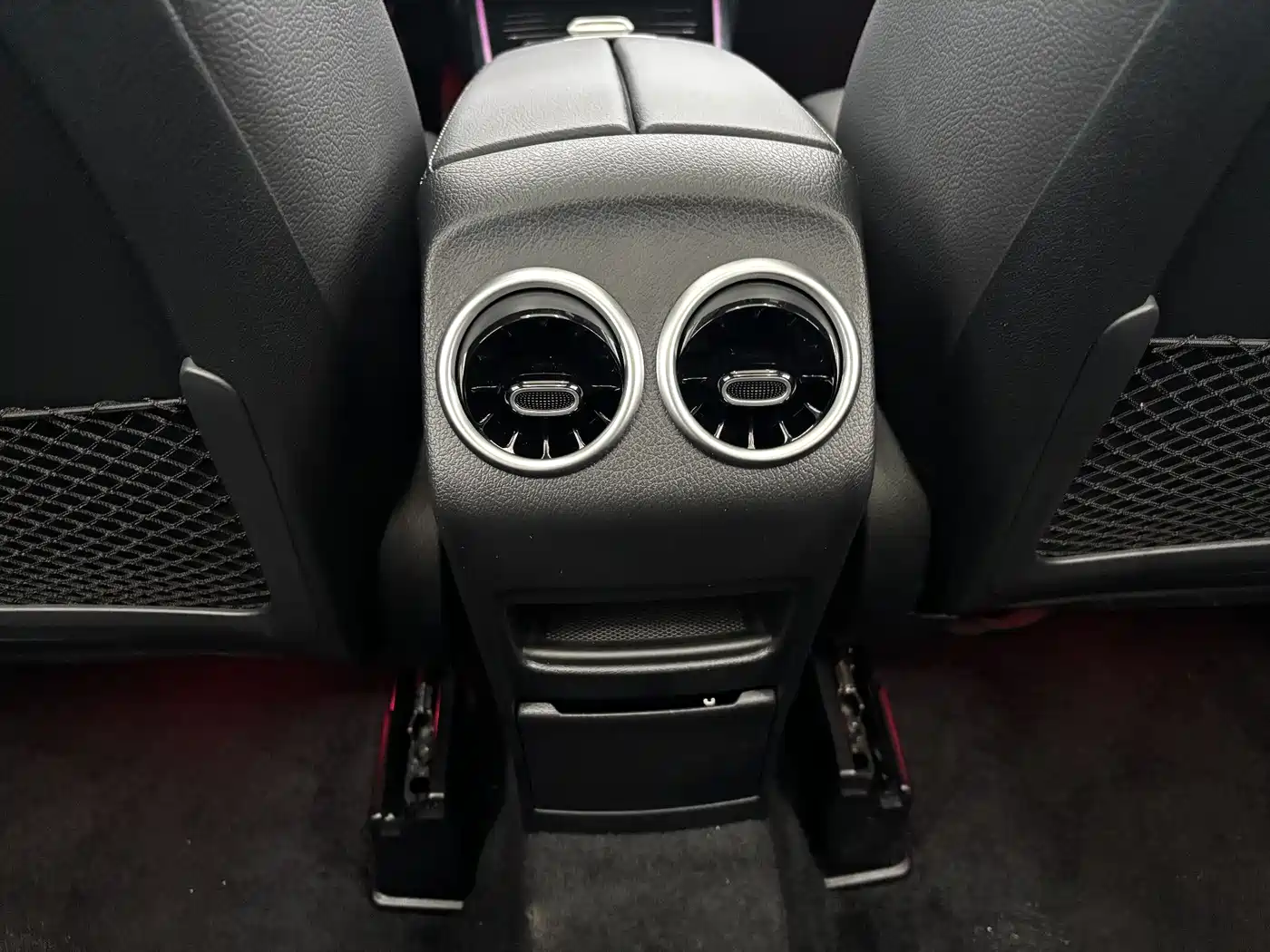 Mercedes-Benz GLB 2025 Model GLB 220 Fashion Style фото 19