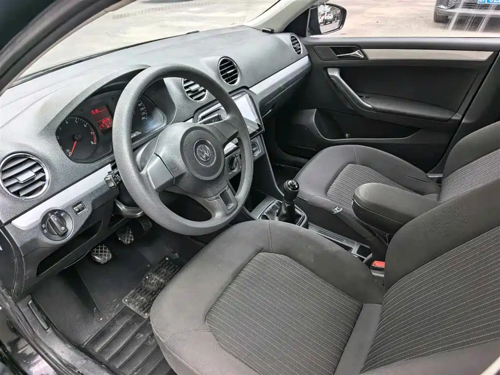 Volkswagen Jetta 2015 Value Edition 1.6L Manual Comfort фото 7