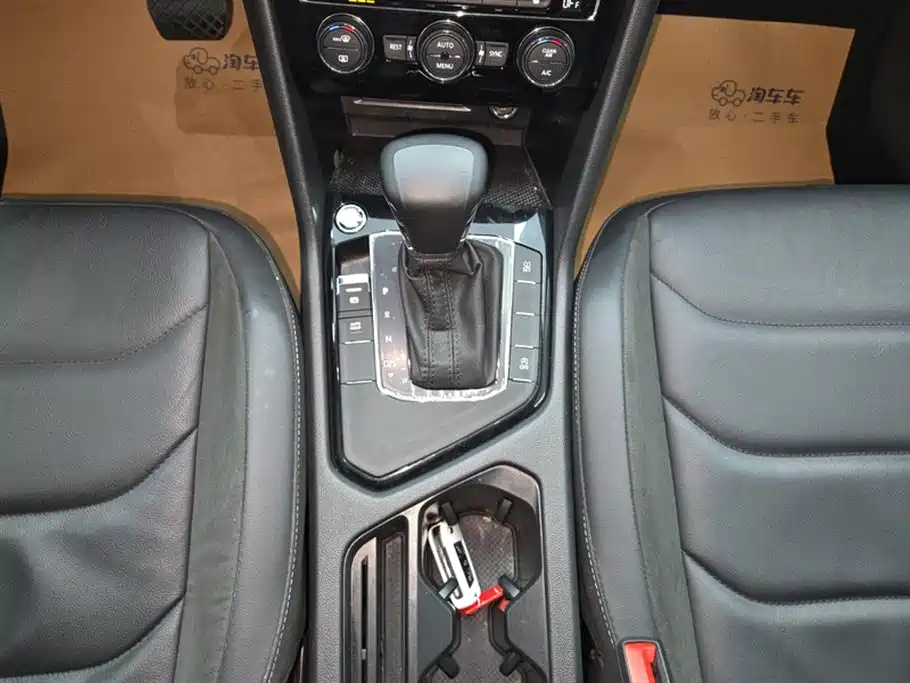 Volkswagen Tiguan L 2018 Facelift 330TSI Automatic 2WD Luxury Edition фото 16
