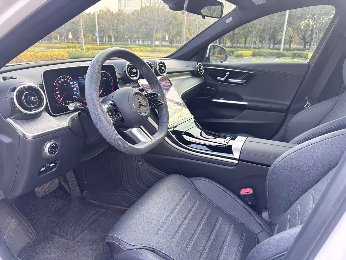 Фото 4 - Mercedes-Benz C-Class