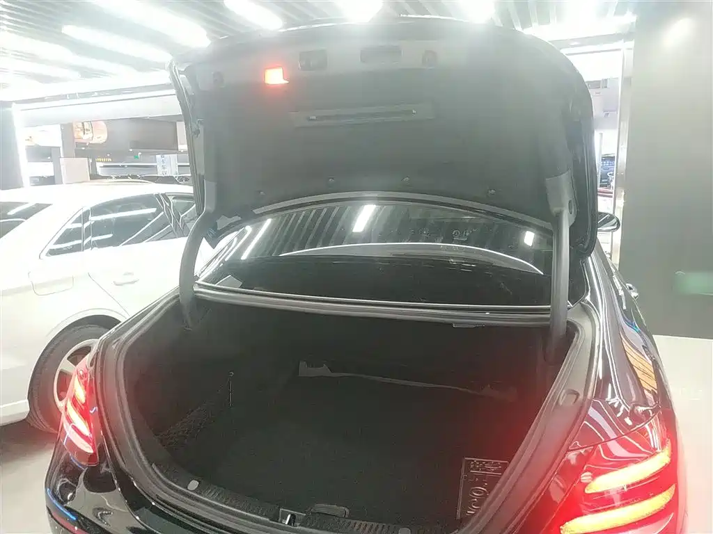 Mercedes-Benz E-Class 2016 E 300 L Fashion Type фото 19