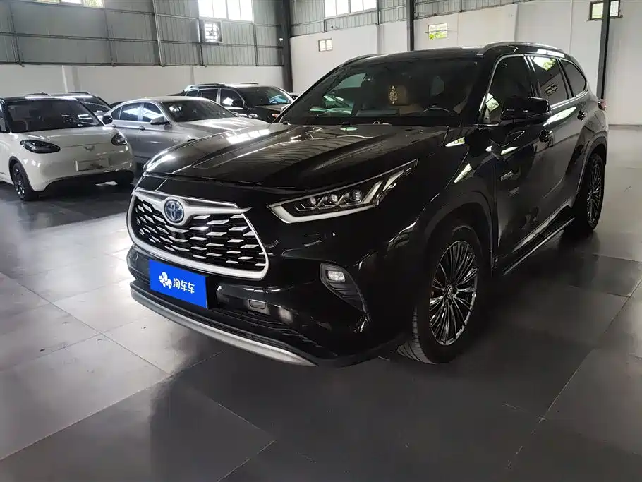 TOYOTA HIGHLANDER