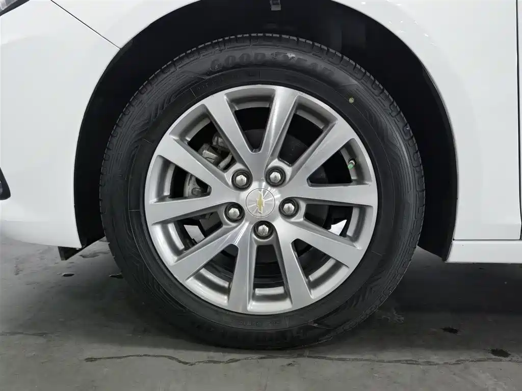 Chevrolet Malibu 2017 1.5T Automatic Luxury Edition фото 17
