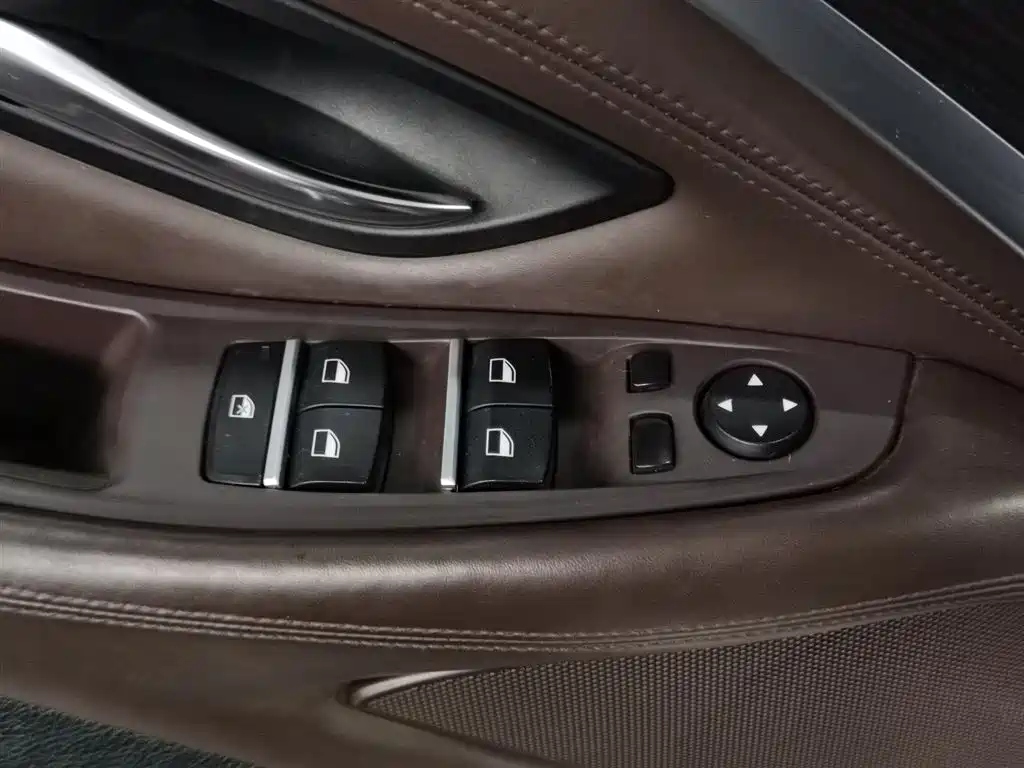 BMW 5 Series 2014 525Li Luxury Design Package фото 9