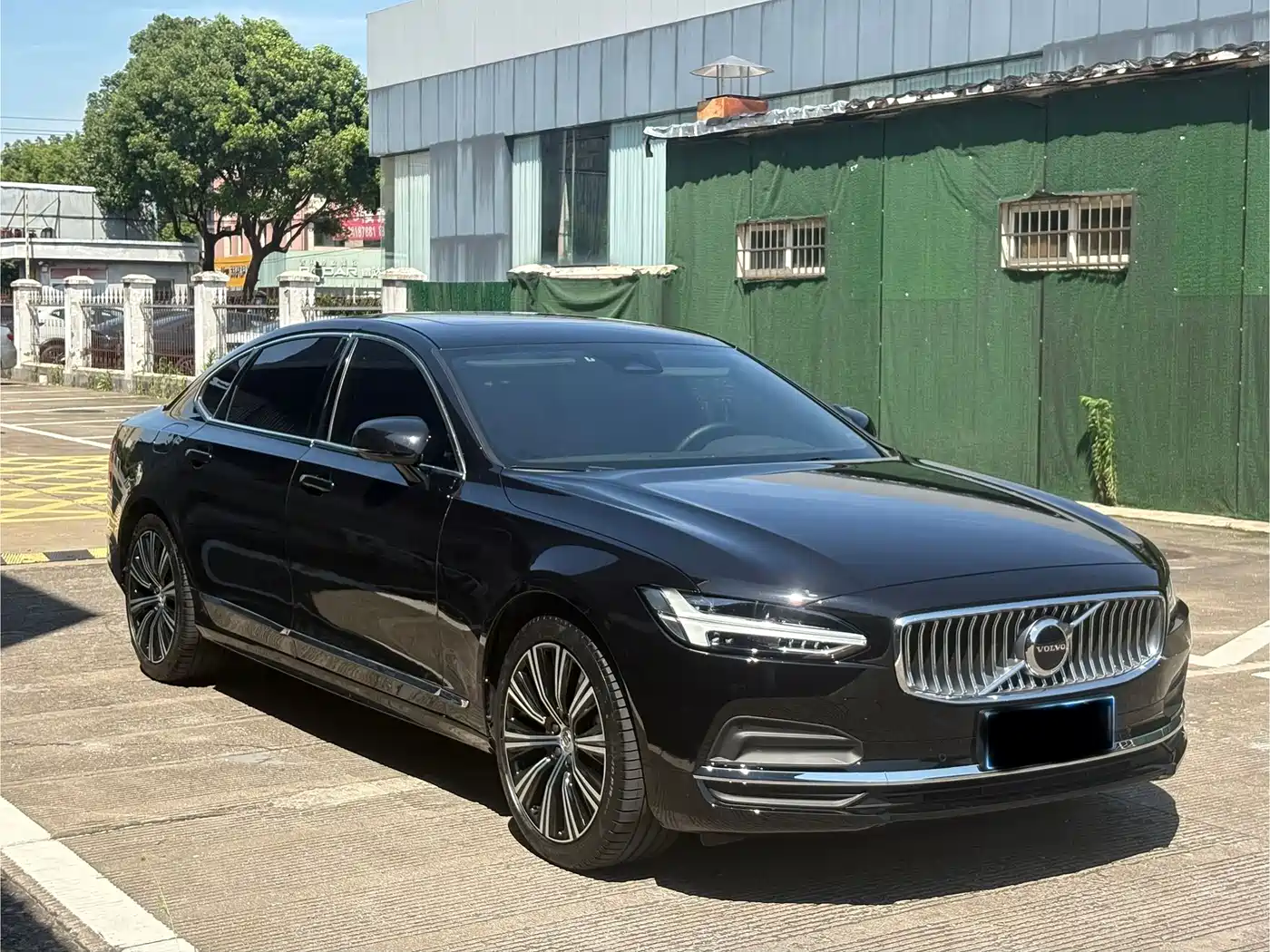 2025 Volvo S90