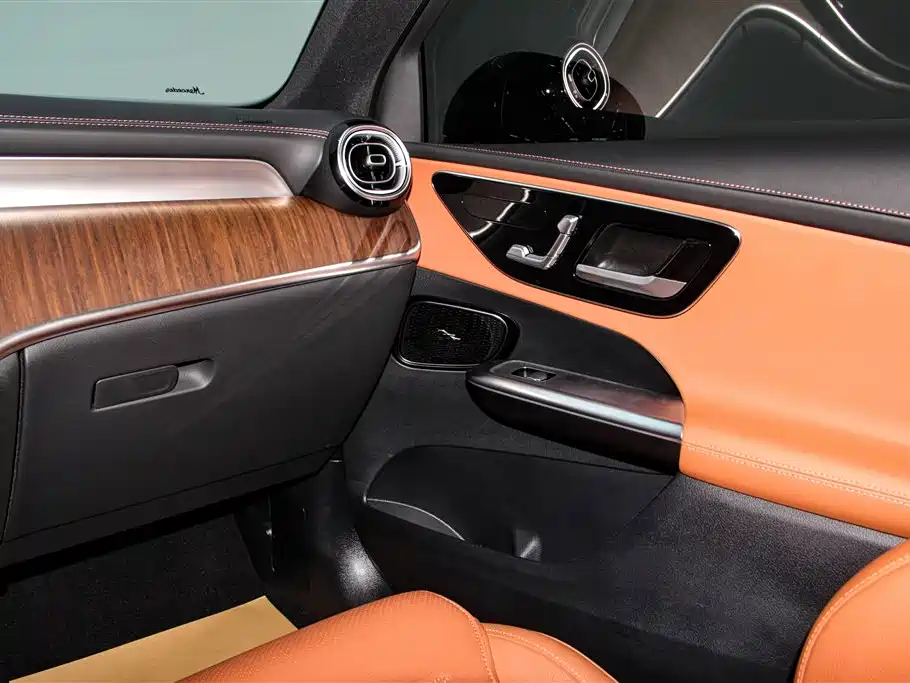 Mercedes-Benz GLC 2024 GLC 300 L 4MATIC Dynamic 5-seater фото 25
