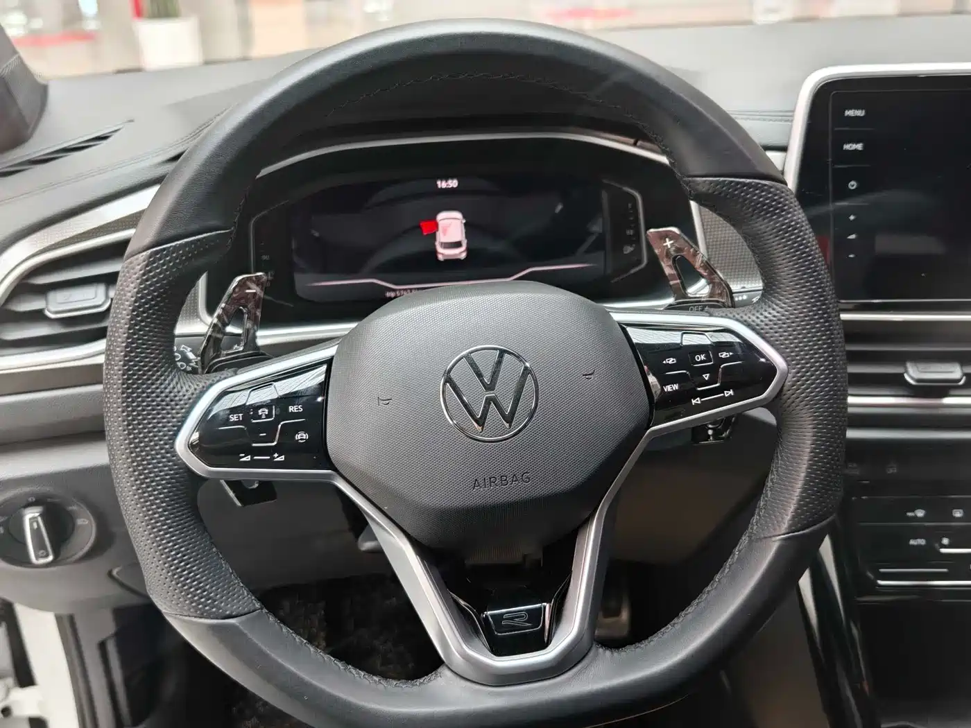 Фото 21 - Volkswagen T-ROC