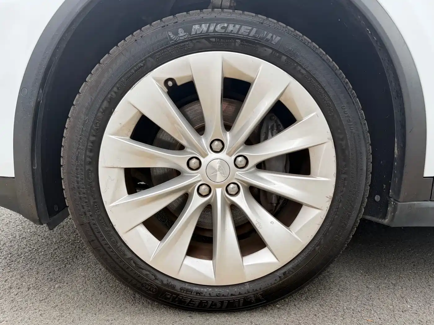 Фото 21 - Tesla Model X