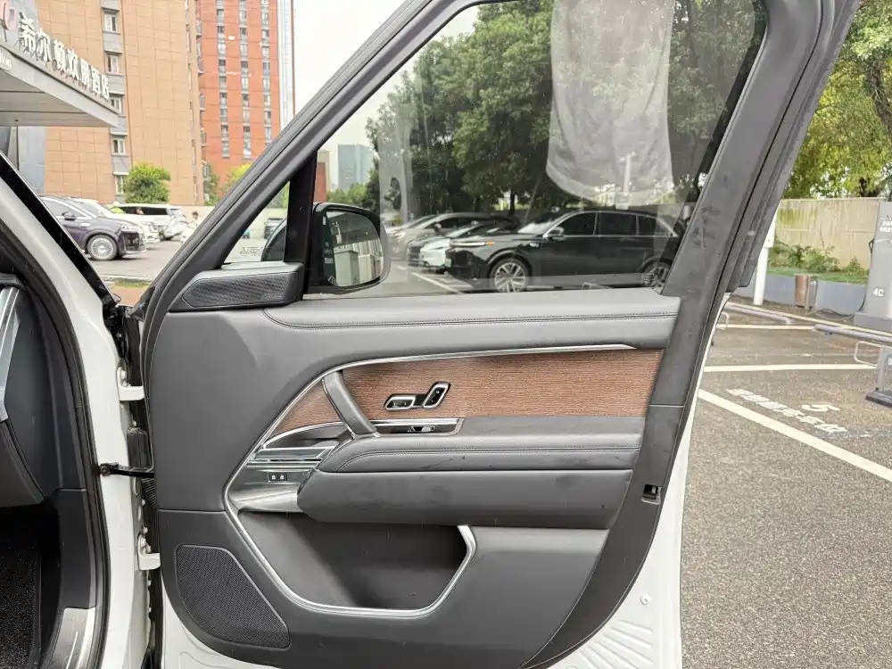 Фото 21 - Land Rover Range Rover