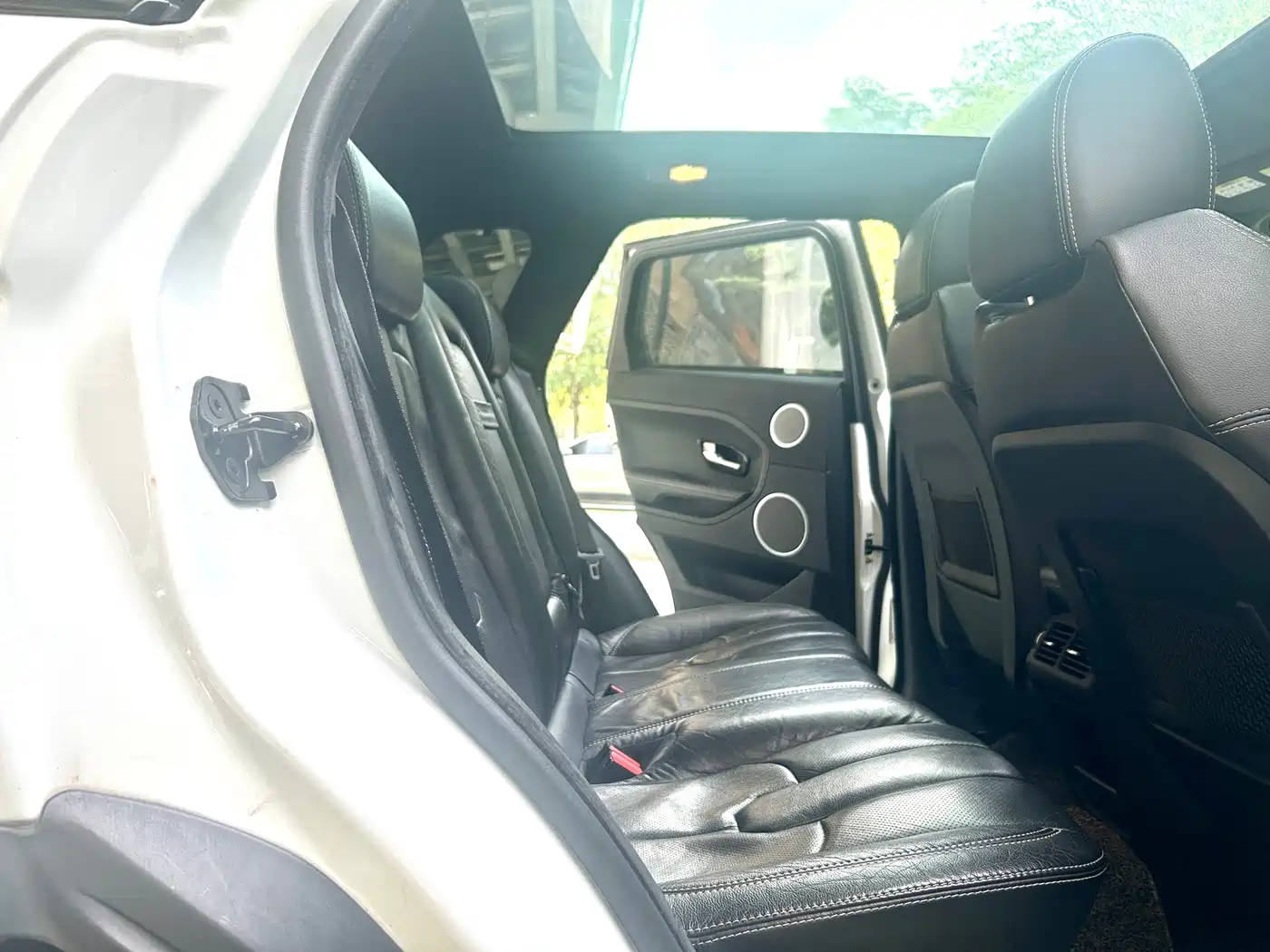 Land Rover Range Rover Evoque (Import) 2013 2.0T 5-door Dynamic Edition фото 13